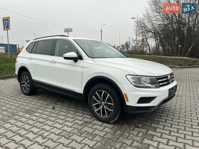 Белый Фольксваген Тигуан, объемом двигателя 2 л и пробегом 112 тыс. км за 17800 $, фото 4 на Automoto.ua