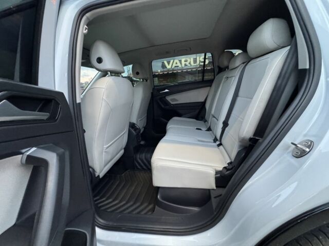 Белый Фольксваген Тигуан, объемом двигателя 2 л и пробегом 121 тыс. км за 22600 $, фото 12 на Automoto.ua