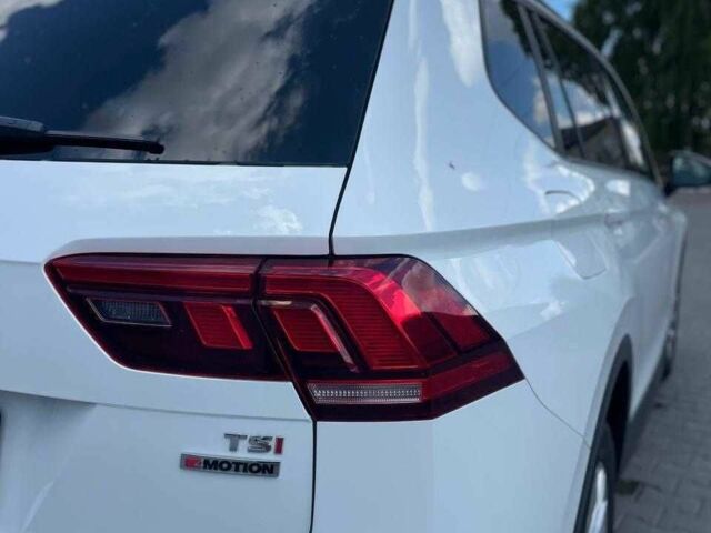 Белый Фольксваген Тигуан, объемом двигателя 2 л и пробегом 198 тыс. км за 16000 $, фото 22 на Automoto.ua