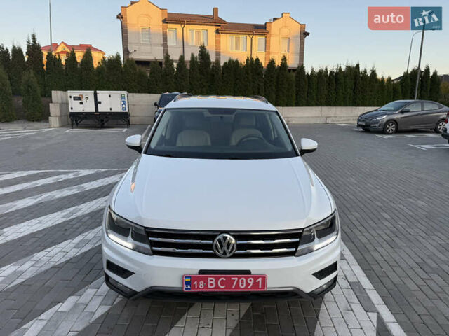 Белый Фольксваген Тигуан, объемом двигателя 1.98 л и пробегом 135 тыс. км за 16400 $, фото 4 на Automoto.ua