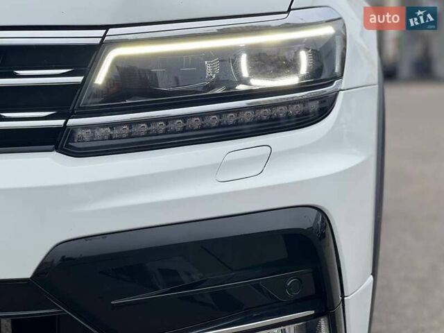Белый Фольксваген Тигуан, объемом двигателя 2 л и пробегом 64 тыс. км за 17900 $, фото 7 на Automoto.ua