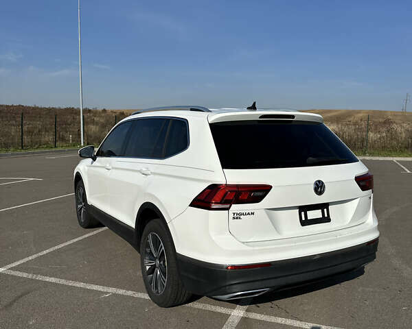 Белый Фольксваген Тигуан, объемом двигателя 2 л и пробегом 192 тыс. км за 17200 $, фото 26 на Automoto.ua