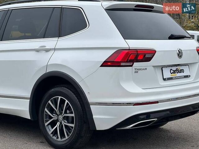 Белый Фольксваген Тигуан, объемом двигателя 2 л и пробегом 64 тыс. км за 17900 $, фото 14 на Automoto.ua