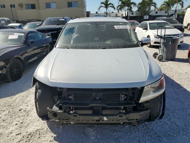 Білий Фольксваген Тігуан, об'ємом двигуна 2 л та пробігом 160 тис. км за 12999 $, фото 1 на Automoto.ua