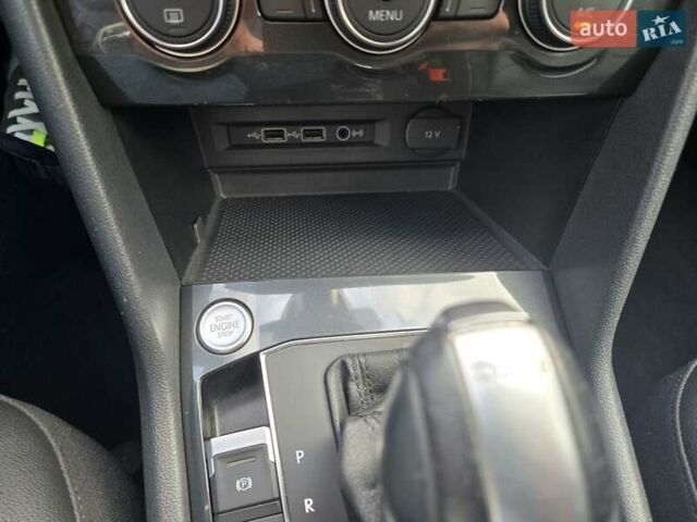 Белый Фольксваген Тигуан, объемом двигателя 2 л и пробегом 102 тыс. км за 25500 $, фото 18 на Automoto.ua