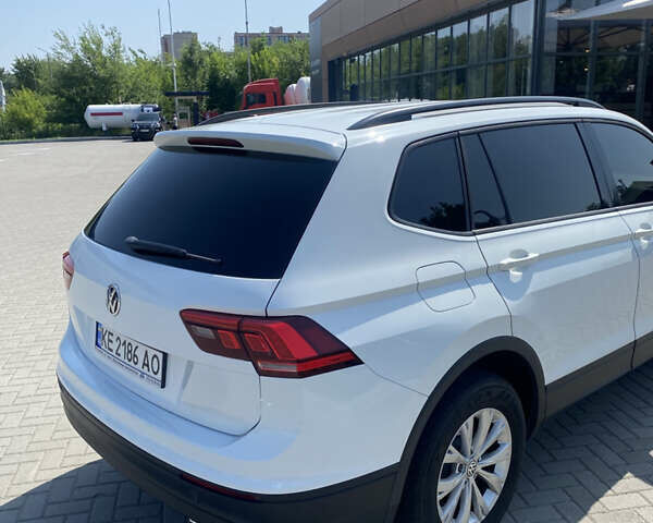 Білий Фольксваген Тігуан, об'ємом двигуна 1.98 л та пробігом 118 тис. км за 17000 $, фото 8 на Automoto.ua