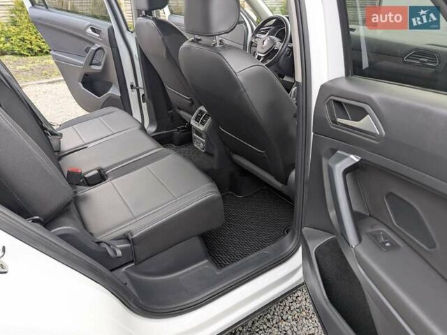 Белый Фольксваген Тигуан, объемом двигателя 2 л и пробегом 160 тыс. км за 18300 $, фото 11 на Automoto.ua