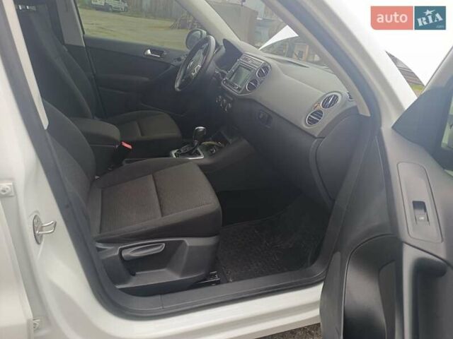 Белый Фольксваген Тигуан, объемом двигателя 2 л и пробегом 112 тыс. км за 14100 $, фото 4 на Automoto.ua