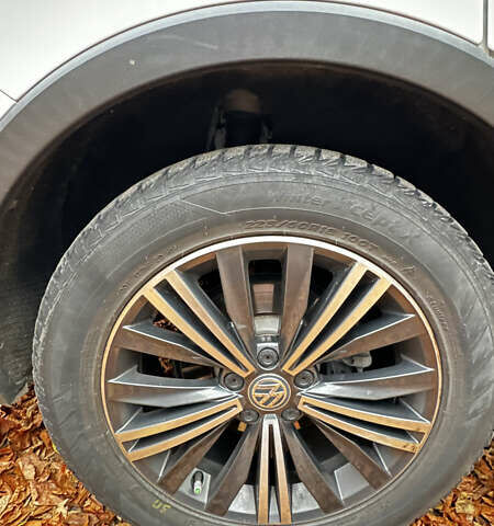 Белый Фольксваген Тигуан, объемом двигателя 1.98 л и пробегом 123 тыс. км за 23000 $, фото 19 на Automoto.ua