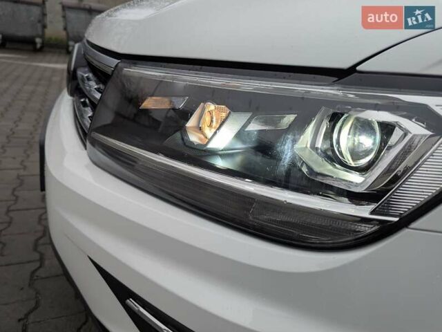 Белый Фольксваген Тигуан, объемом двигателя 2 л и пробегом 160 тыс. км за 18300 $, фото 9 на Automoto.ua