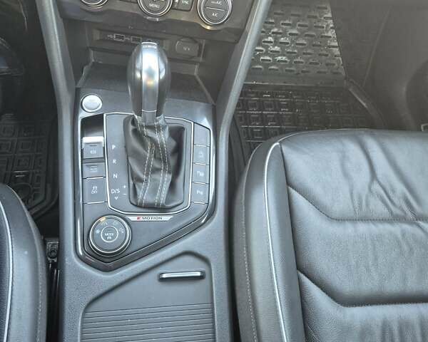 Белый Фольксваген Тигуан, объемом двигателя 1.98 л и пробегом 160 тыс. км за 29000 $, фото 9 на Automoto.ua