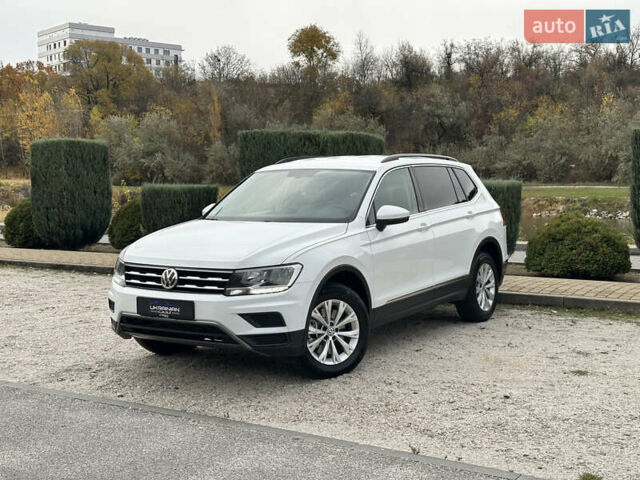 Білий Фольксваген Тігуан, об'ємом двигуна 2 л та пробігом 134 тис. км за 18500 $, фото 1 на Automoto.ua