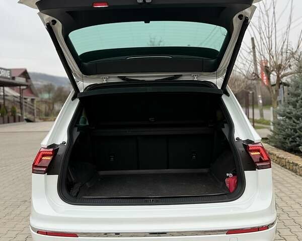 Білий Фольксваген Тігуан, об'ємом двигуна 1.98 л та пробігом 160 тис. км за 29800 $, фото 10 на Automoto.ua