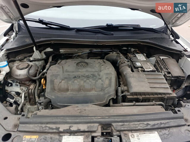 Білий Фольксваген Тігуан, об'ємом двигуна 2 л та пробігом 145 тис. км за 23600 $, фото 50 на Automoto.ua