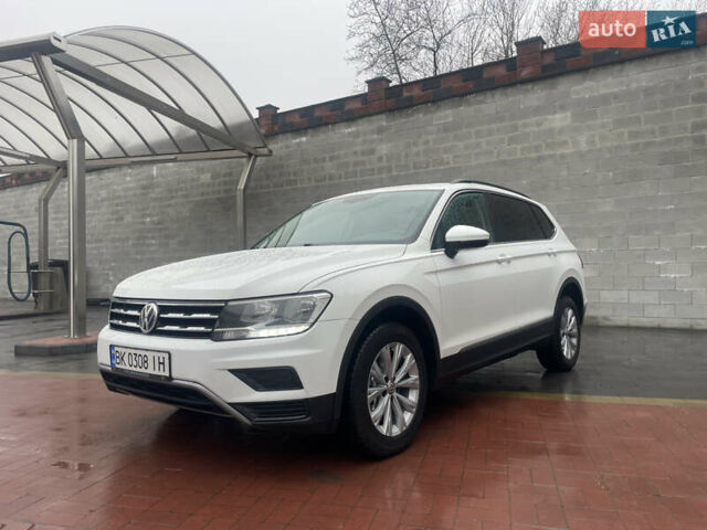 Белый Фольксваген Тигуан, объемом двигателя 1.98 л и пробегом 129 тыс. км за 17950 $, фото 9 на Automoto.ua