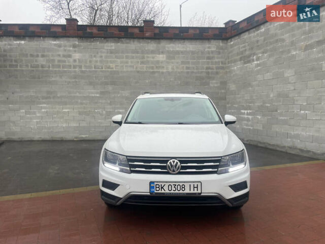 Белый Фольксваген Тигуан, объемом двигателя 1.98 л и пробегом 129 тыс. км за 17950 $, фото 10 на Automoto.ua