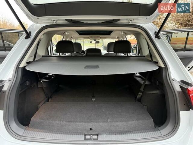 Білий Фольксваген Тігуан, об'ємом двигуна 2 л та пробігом 72 тис. км за 19300 $, фото 29 на Automoto.ua