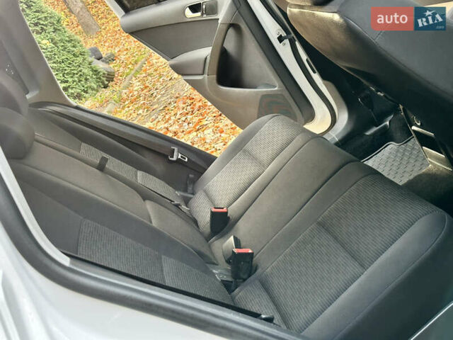 Белый Фольксваген Тигуан, объемом двигателя 1.98 л и пробегом 135 тыс. км за 12899 $, фото 40 на Automoto.ua