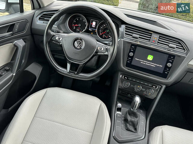 Білий Фольксваген Тігуан, об'ємом двигуна 2 л та пробігом 134 тис. км за 18500 $, фото 20 на Automoto.ua