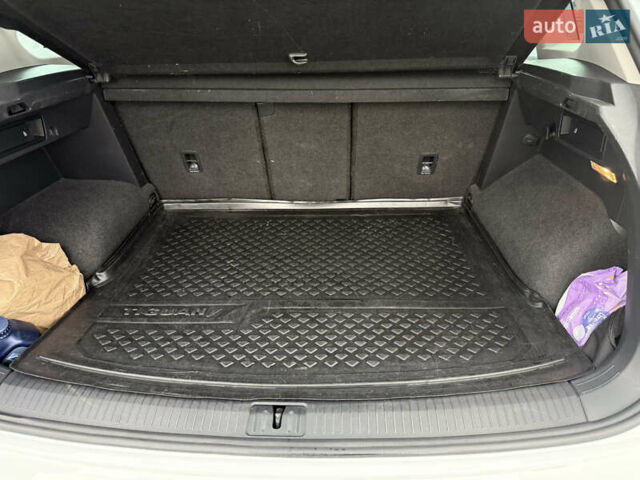 Белый Фольксваген Тигуан, объемом двигателя 1.97 л и пробегом 222 тыс. км за 27500 $, фото 18 на Automoto.ua