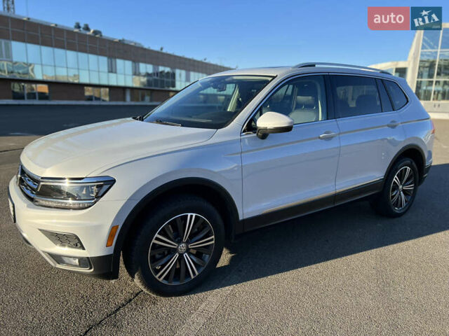 Белый Фольксваген Тигуан, объемом двигателя 2 л и пробегом 84 тыс. км за 22700 $, фото 1 на Automoto.ua