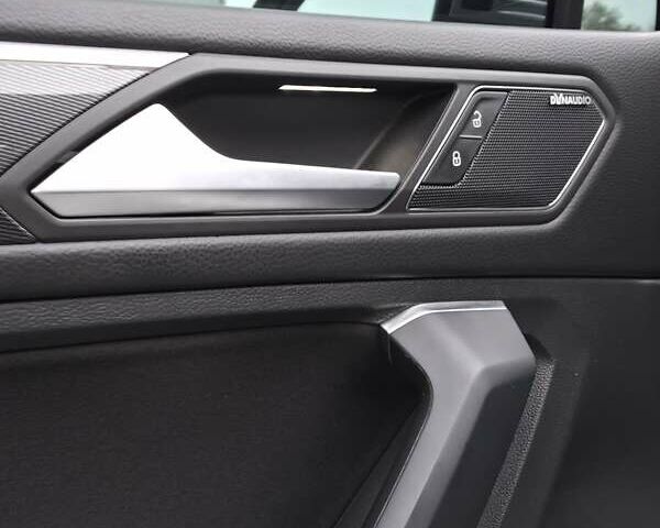 Білий Фольксваген Тігуан, об'ємом двигуна 1.97 л та пробігом 170 тис. км за 35000 $, фото 31 на Automoto.ua