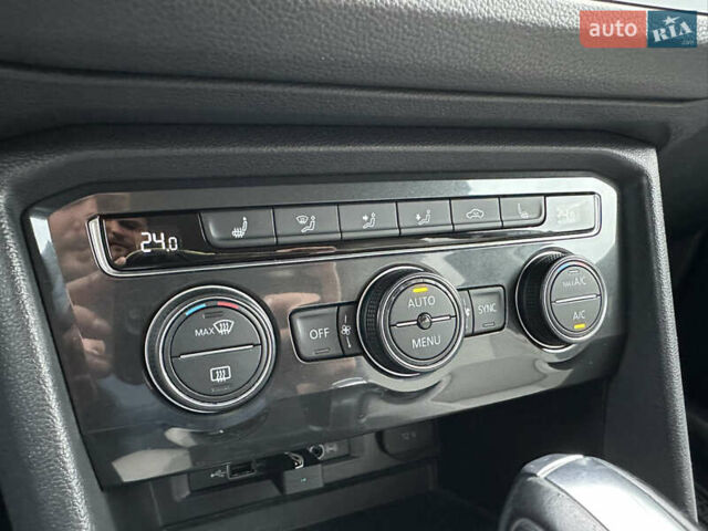 Білий Фольксваген Тігуан, об'ємом двигуна 2 л та пробігом 134 тис. км за 18500 $, фото 32 на Automoto.ua