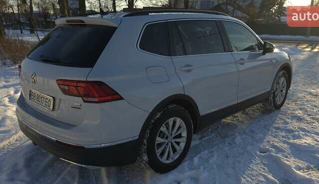 Білий Фольксваген Тігуан, об'ємом двигуна 2 л та пробігом 95 тис. км за 22300 $, фото 7 на Automoto.ua