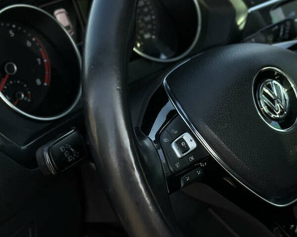 Белый Фольксваген Тигуан, объемом двигателя 2 л и пробегом 192 тыс. км за 17200 $, фото 62 на Automoto.ua