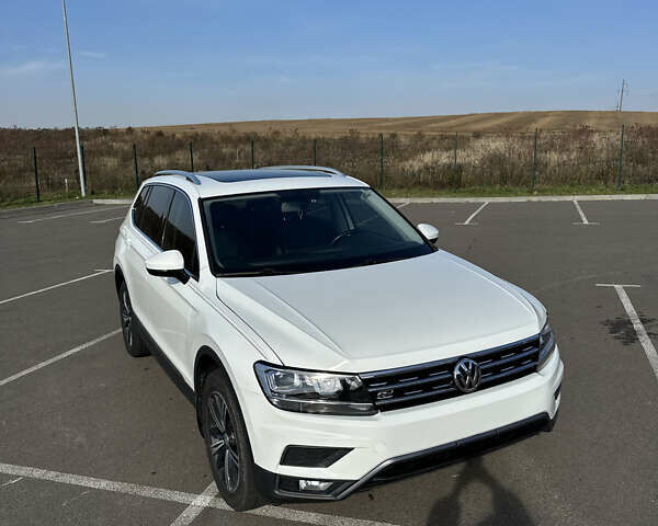 Белый Фольксваген Тигуан, объемом двигателя 2 л и пробегом 192 тыс. км за 17200 $, фото 3 на Automoto.ua