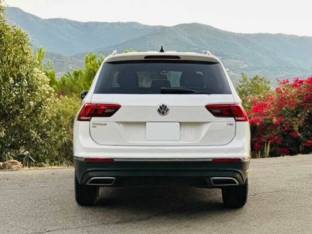 Белый Фольксваген Тигуан, объемом двигателя 2 л и пробегом 40 тыс. км за 4600 $, фото 4 на Automoto.ua