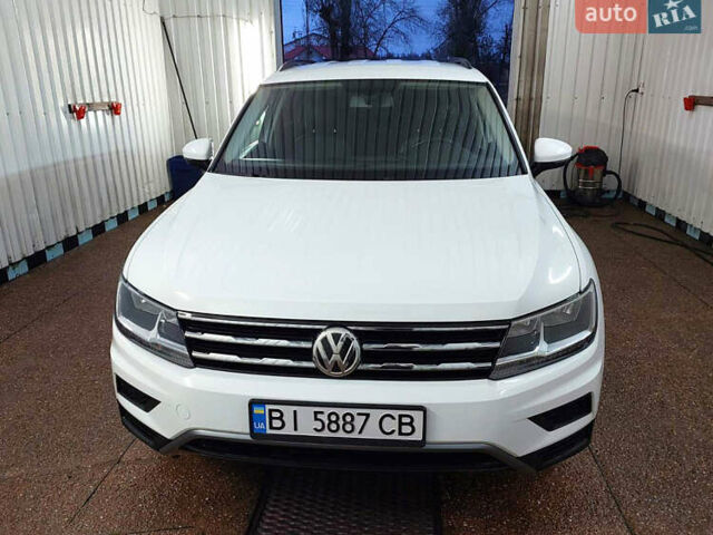 Білий Фольксваген Тігуан, об'ємом двигуна 2 л та пробігом 145 тис. км за 23600 $, фото 65 на Automoto.ua