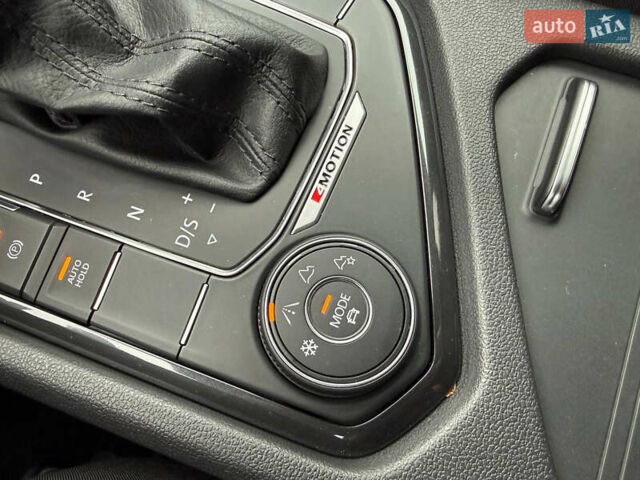 Білий Фольксваген Тігуан, об'ємом двигуна 1.97 л та пробігом 229 тис. км за 24950 $, фото 55 на Automoto.ua
