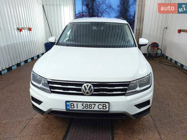 Білий Фольксваген Тігуан, об'ємом двигуна 2 л та пробігом 145 тис. км за 23600 $, фото 62 на Automoto.ua