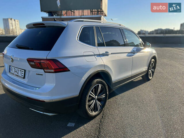 Белый Фольксваген Тигуан, объемом двигателя 2 л и пробегом 84 тыс. км за 22700 $, фото 4 на Automoto.ua