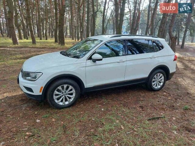 Белый Фольксваген Тигуан, объемом двигателя 2 л и пробегом 162 тыс. км за 21200 $, фото 5 на Automoto.ua
