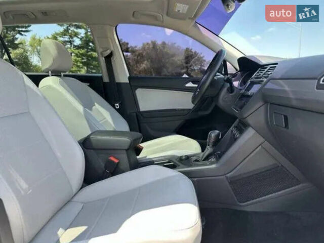 Белый Фольксваген Тигуан, объемом двигателя 1.98 л и пробегом 120 тыс. км за 19999 $, фото 17 на Automoto.ua