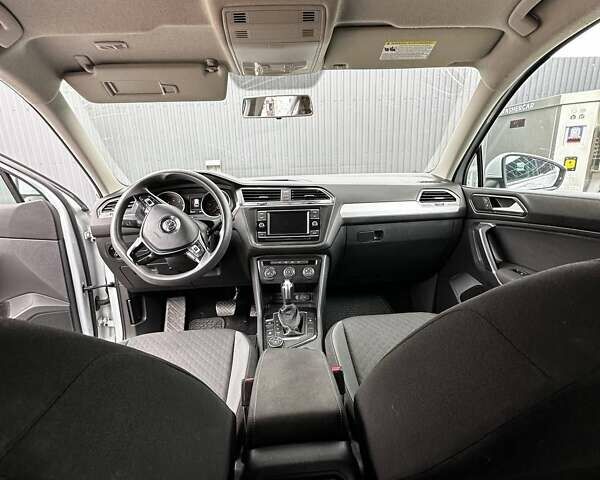 Білий Фольксваген Тігуан, об'ємом двигуна 2 л та пробігом 224 тис. км за 14800 $, фото 8 на Automoto.ua