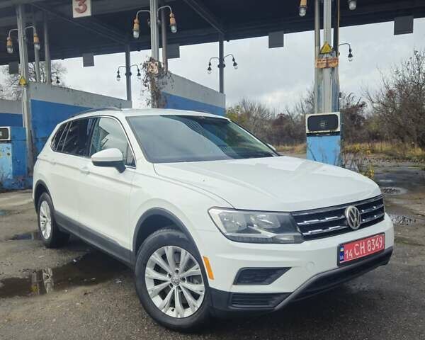 Белый Фольксваген Тигуан, объемом двигателя 2 л и пробегом 139 тыс. км за 17900 $, фото 6 на Automoto.ua