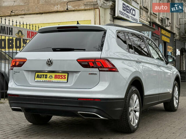 Белый Фольксваген Тигуан, объемом двигателя 1.98 л и пробегом 99 тыс. км за 20999 $, фото 15 на Automoto.ua