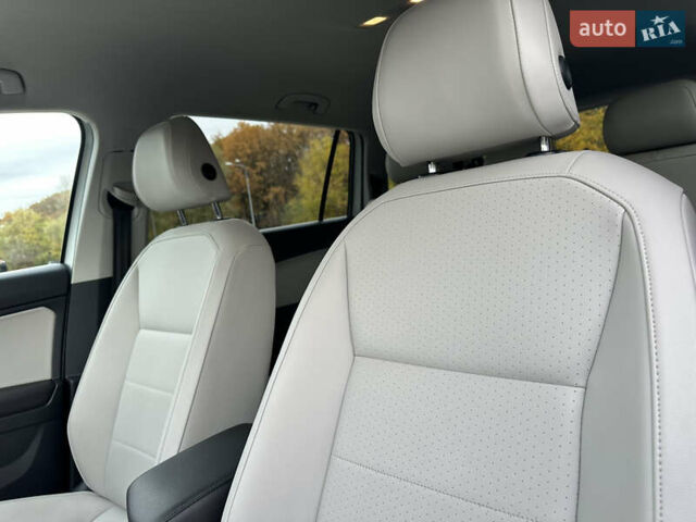 Білий Фольксваген Тігуан, об'ємом двигуна 2 л та пробігом 134 тис. км за 18500 $, фото 16 на Automoto.ua