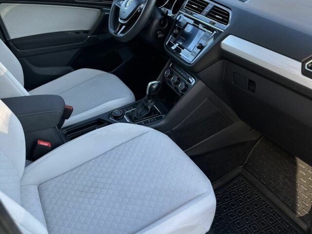 Білий Фольксваген Тігуан, об'ємом двигуна 2 л та пробігом 122 тис. км за 14303 $, фото 3 на Automoto.ua