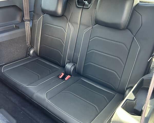 Белый Фольксваген Тигуан, объемом двигателя 2 л и пробегом 120 тыс. км за 24200 $, фото 26 на Automoto.ua