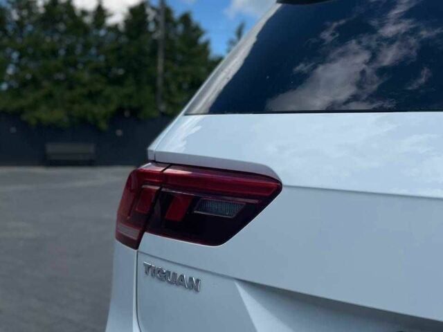 Белый Фольксваген Тигуан, объемом двигателя 2 л и пробегом 198 тыс. км за 16000 $, фото 19 на Automoto.ua