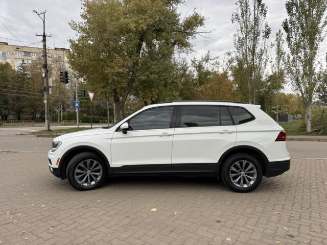 Белый Фольксваген Тигуан, объемом двигателя 2 л и пробегом 117 тыс. км за 17900 $, фото 3 на Automoto.ua