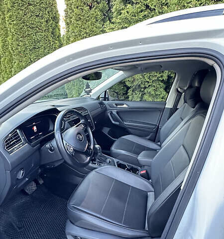 Белый Фольксваген Тигуан, объемом двигателя 1.98 л и пробегом 123 тыс. км за 23000 $, фото 8 на Automoto.ua