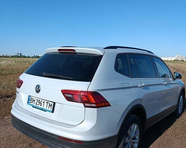 Белый Фольксваген Тигуан, объемом двигателя 1.98 л и пробегом 110 тыс. км за 21300 $, фото 6 на Automoto.ua