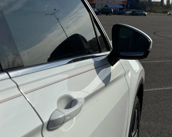 Белый Фольксваген Тигуан, объемом двигателя 2 л и пробегом 192 тыс. км за 17200 $, фото 18 на Automoto.ua