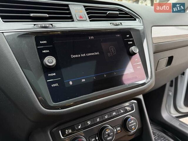 Білий Фольксваген Тігуан, об'ємом двигуна 2 л та пробігом 72 тис. км за 19300 $, фото 27 на Automoto.ua