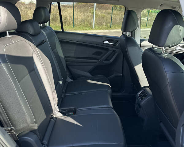 Белый Фольксваген Тигуан, объемом двигателя 2 л и пробегом 192 тыс. км за 17200 $, фото 49 на Automoto.ua